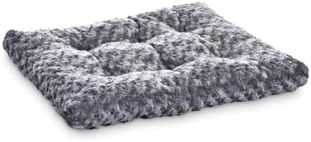 Amazon Basics Washable Cat and Dog Bed and Crate Pad by AmazonBasics