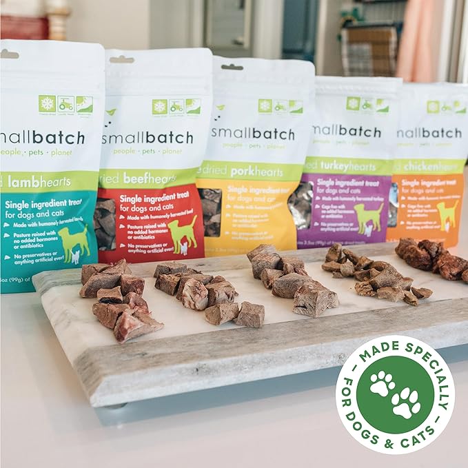 smallbatch Pets Premium Freeze-Dried Lamb Heart Treats for Dogs and Cats, 3.5 oz, Made and Sourced in The USA, Single Ingredient, Humanely Raise Meat, No Preservatives or Anything Artificial Ever